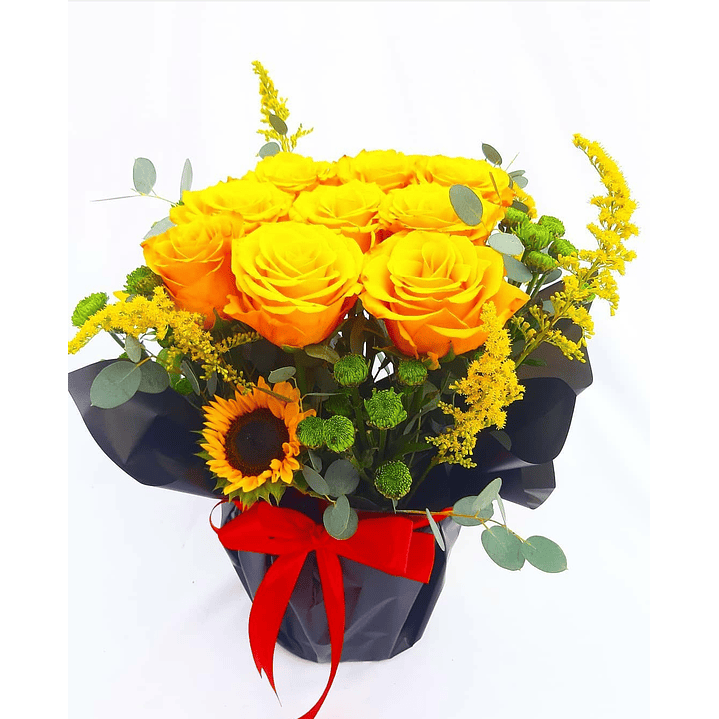 Maceta de 9 rosas amarillas, girasoles y maules verdes 1