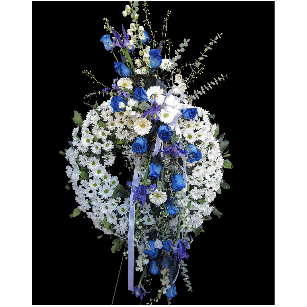 Tributo de Condolencias de rosas azules en atril 1