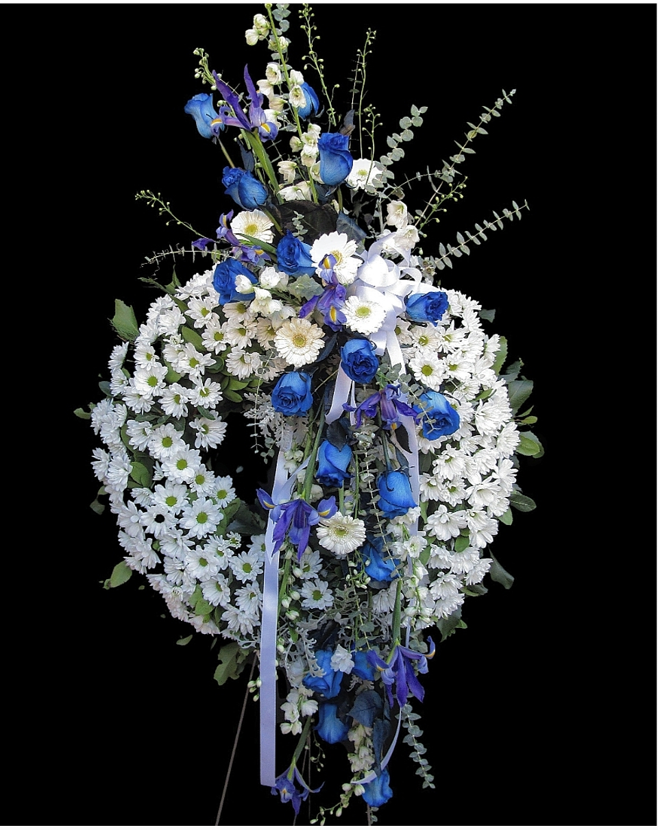 Tributo de Condolencias de rosas azules en atril 1