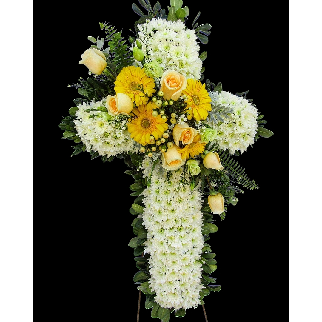 Cruz con moño de rosas y flores surtidas  1