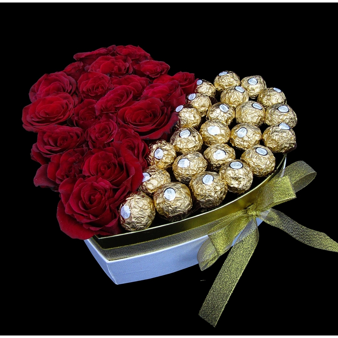 Corazón dúo de rosas y bombones  1