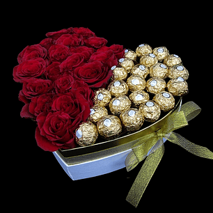 Corazón dúo de rosas y bombones 
