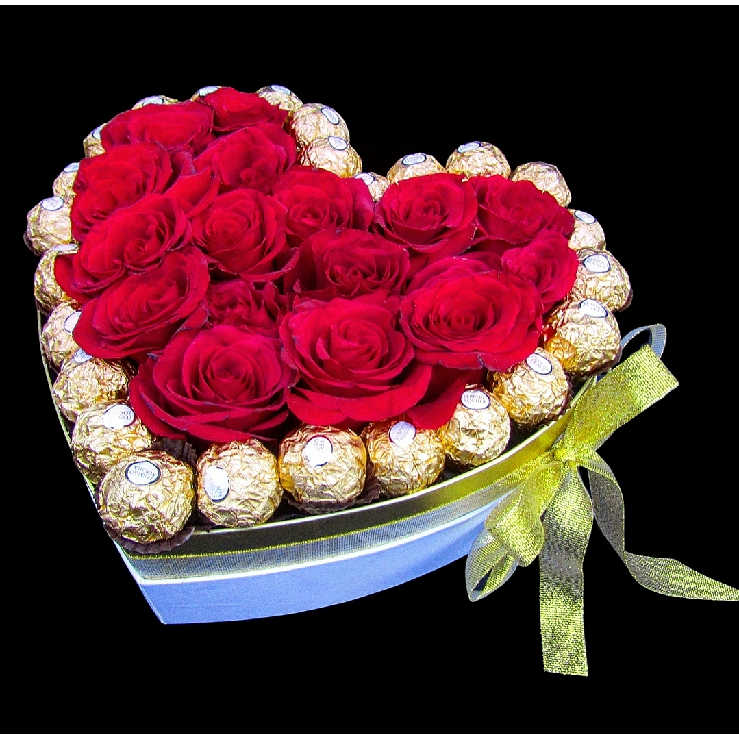 Box corazón de rosas y bombones 1
