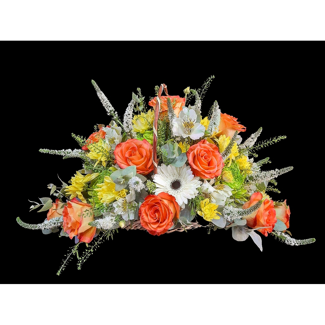 Cesta de rosas naranjas. 1