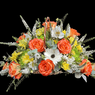 Cesta de rosas naranjas.