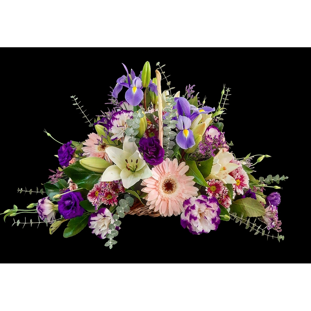 Cesta ovalada rosada y lilas 1