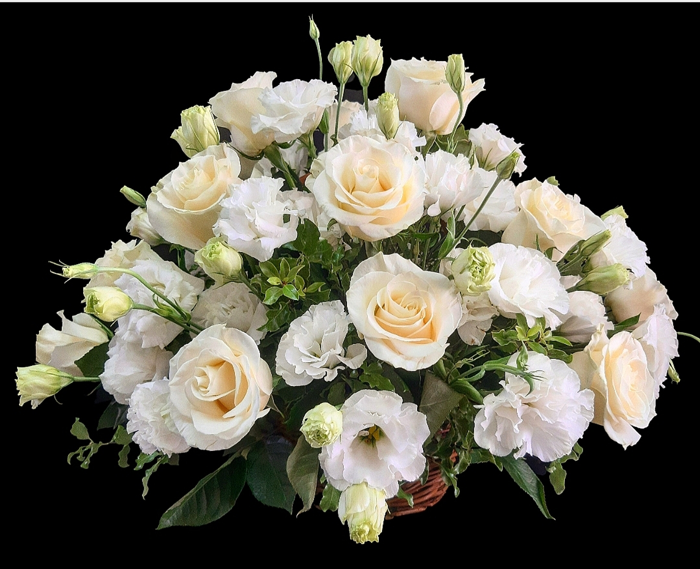 Cesta mixta de lisianthus y rosas  1