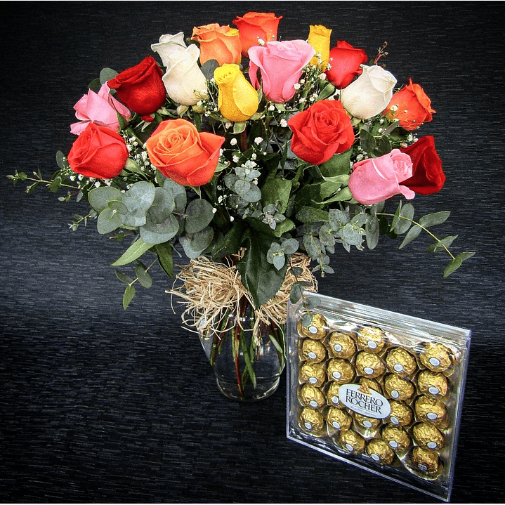 Florero de rosas multicolor y bombones de 24 unidades 1