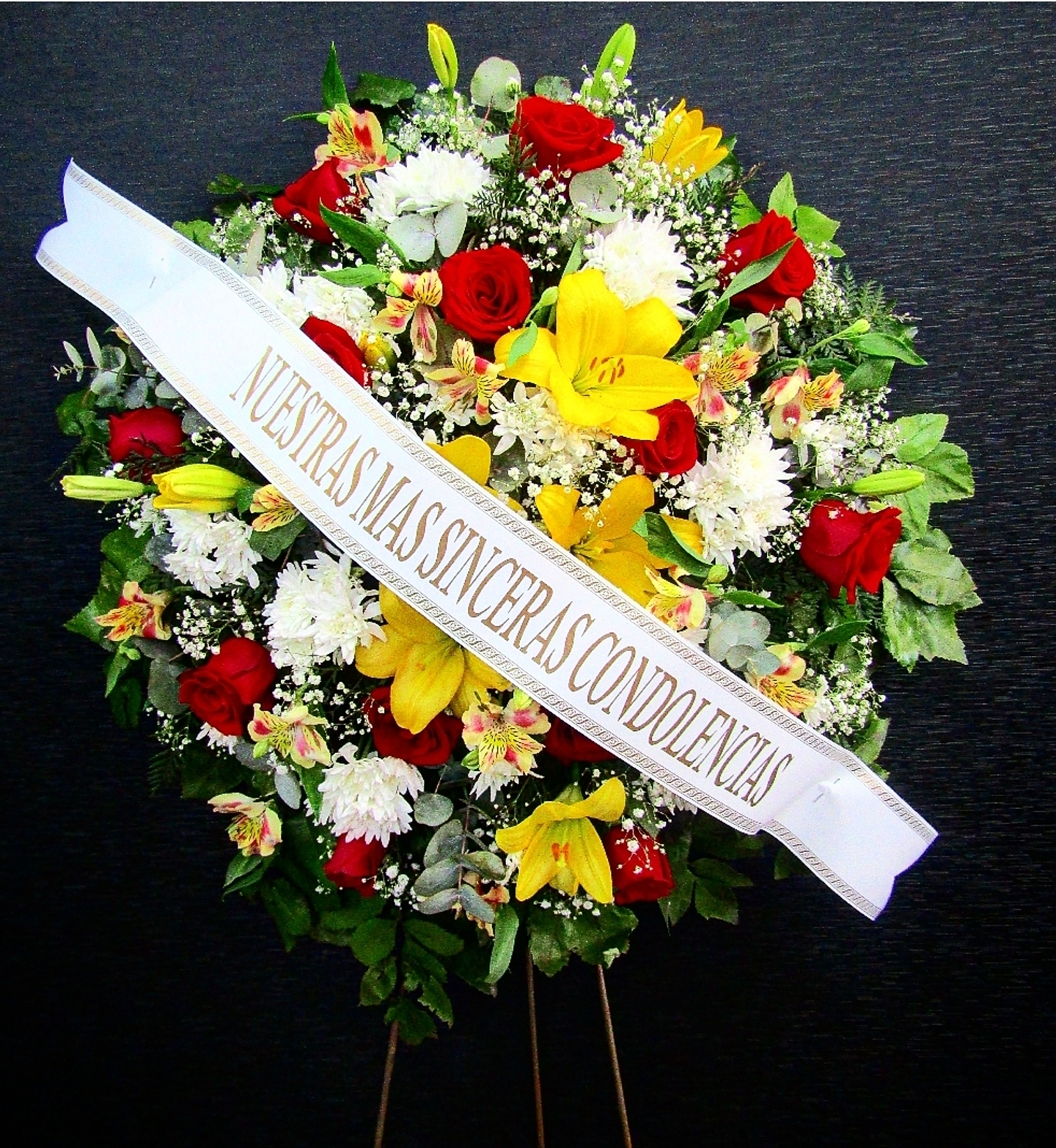 Medallón de condolencias en atril con cinta impresa 1