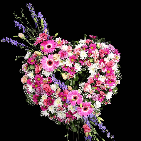 Corazón de condolencias en atril