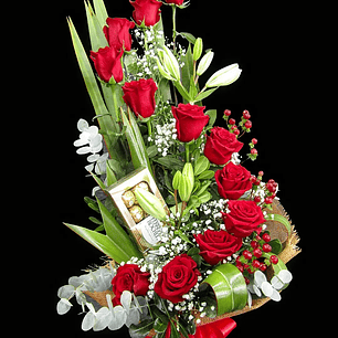 Espiral de 12 rosas y bombones 