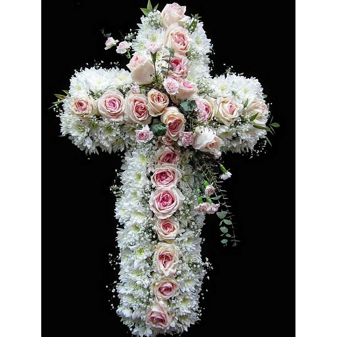 Cruz de rosas pastel 1