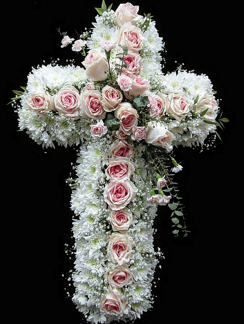 Cruz de rosas pastel