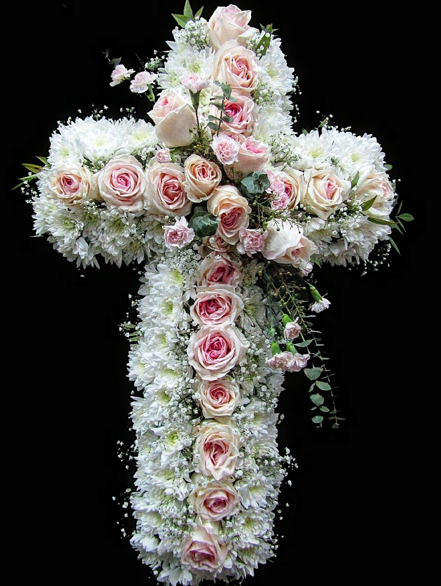 Cruz de rosas pastel 1