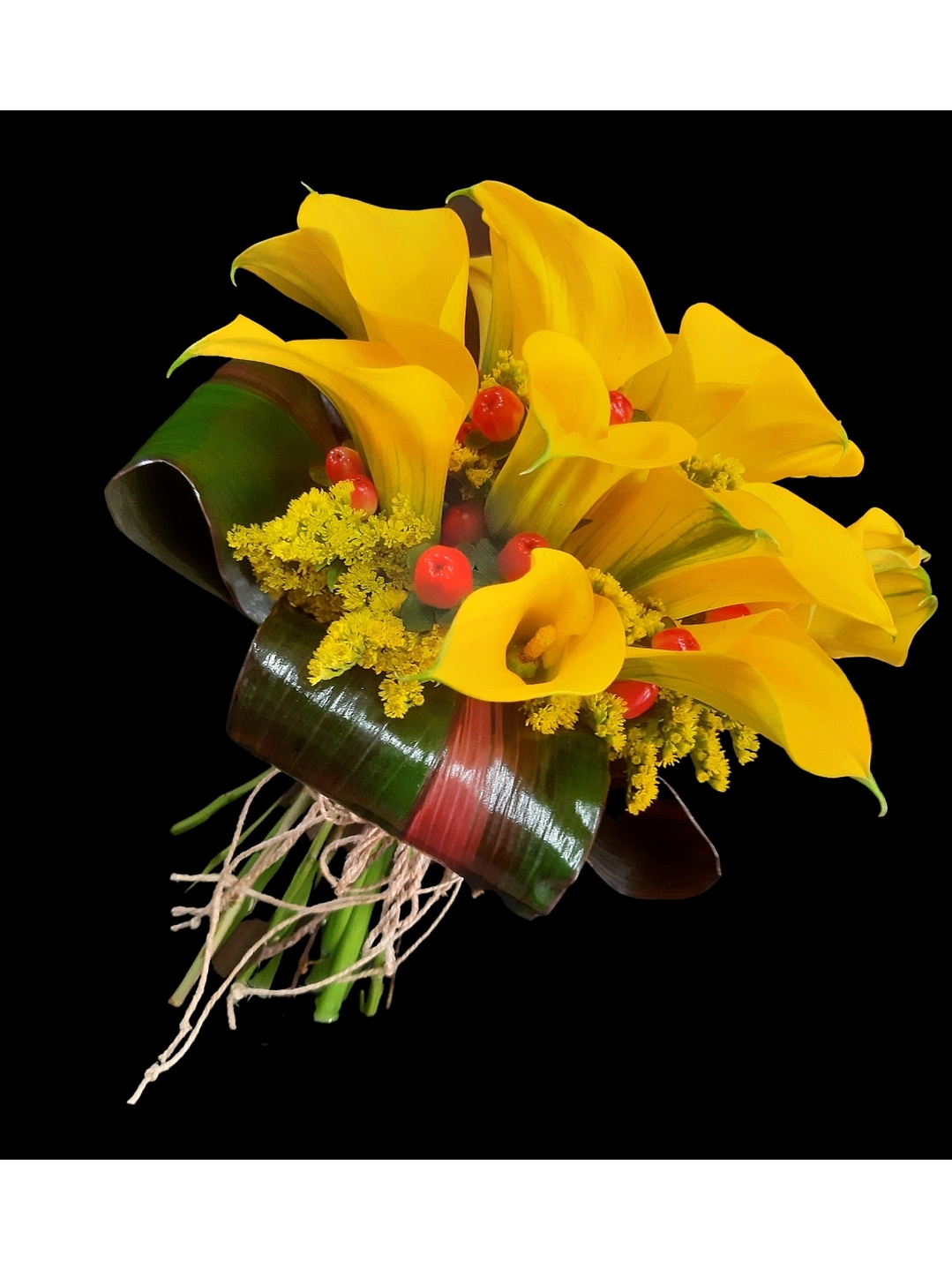 Ramo atado de calas e hipéricos en sisal 1