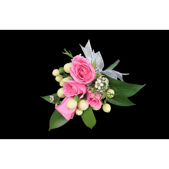 Boutonniere de mini rosas rosadas 1