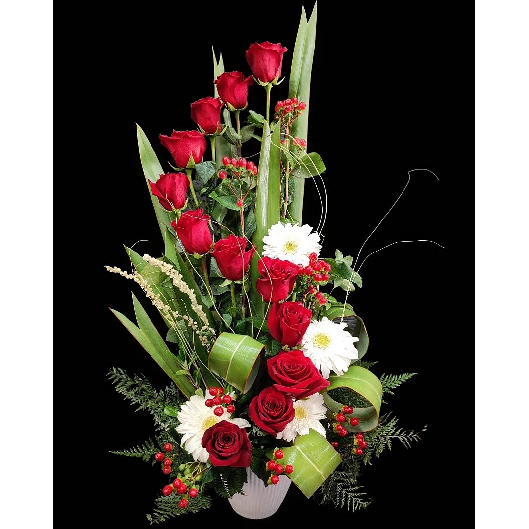 Espiral de rosas rojas y gerberas  1