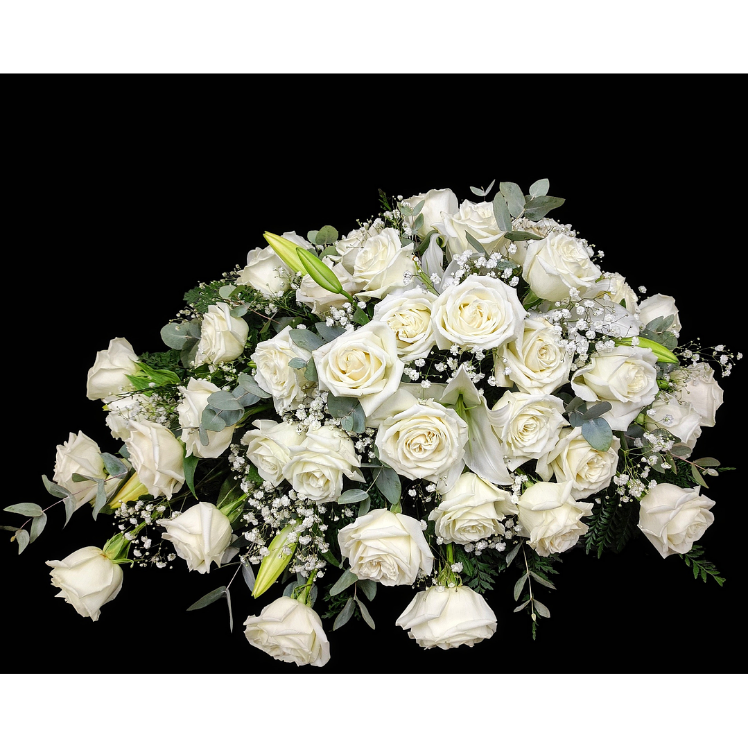 Cubre urna en forma de gota de 75 rosas blancas  1