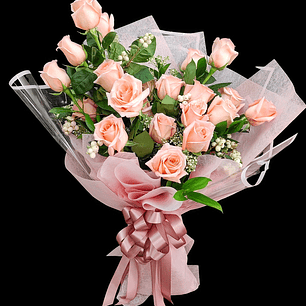 Ramo de 24 rosas asimétrico 