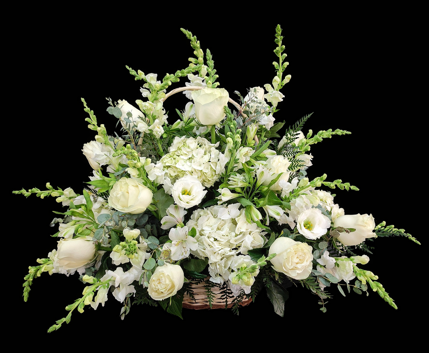 Gran cesta mixta blanca de dragonarias y rosas 1