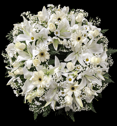 Corona de liliums y rosas blancas