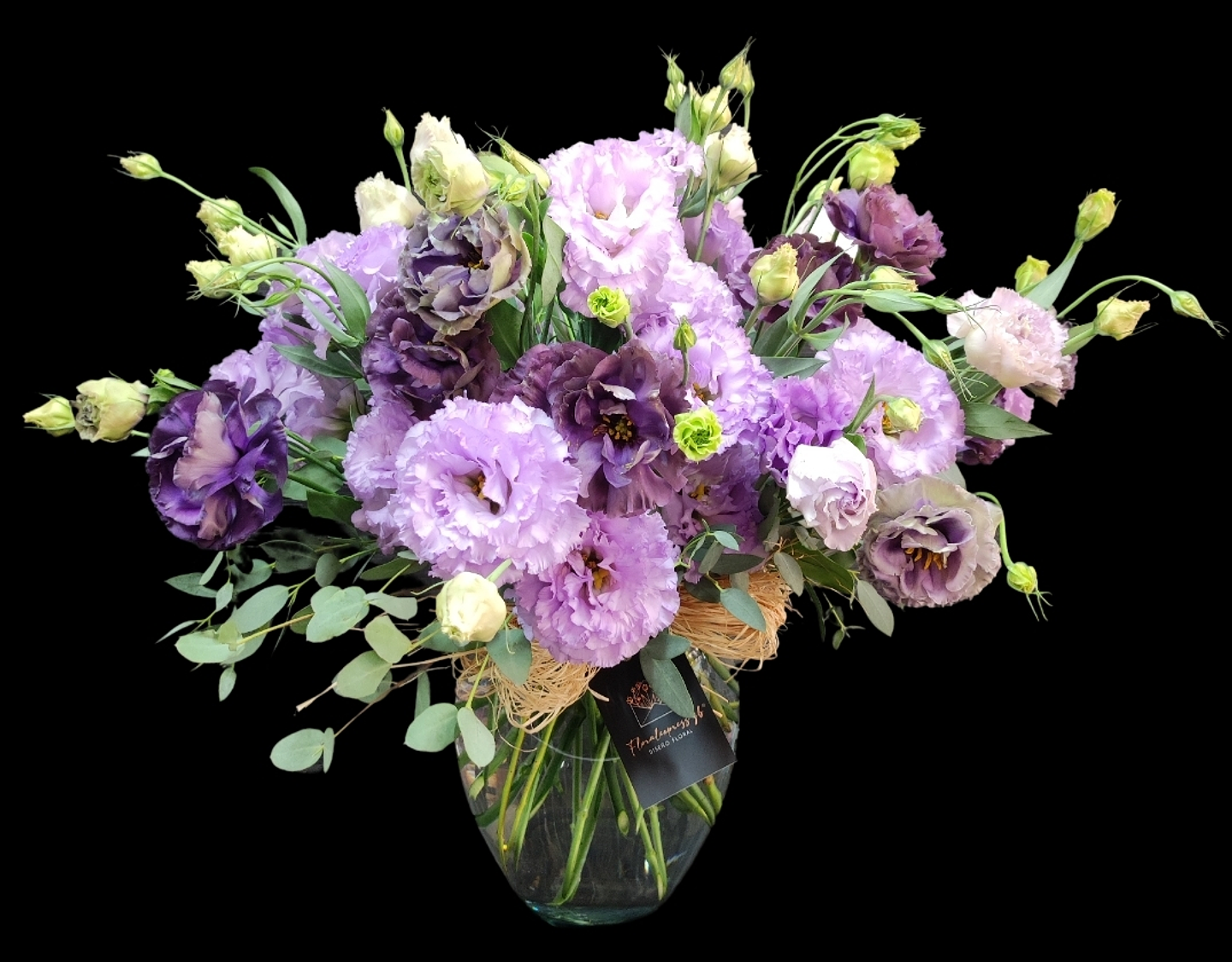 Florero de lisianthus morados y lilas 1