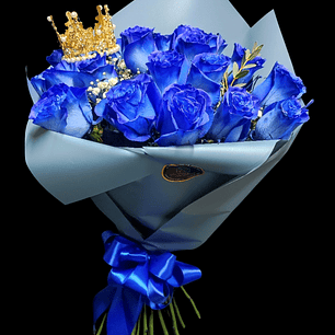 Eres una reina! Ramo 24 rosas azules
