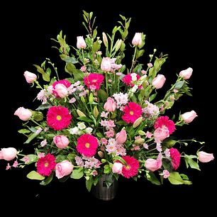 Gran arrimo de rosas y gerberas 