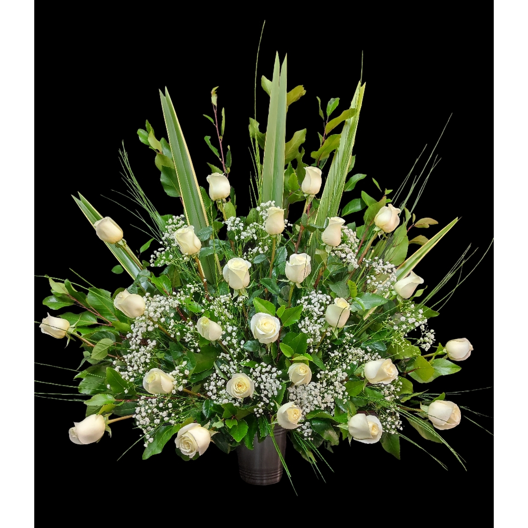 Gran arrimo de 25 rosas blancas  1