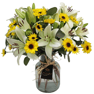 Florero de liliums y margaritas.