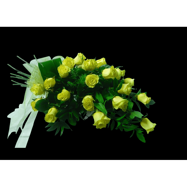Ramo tendido en base de 24 rosas amarillas  1
