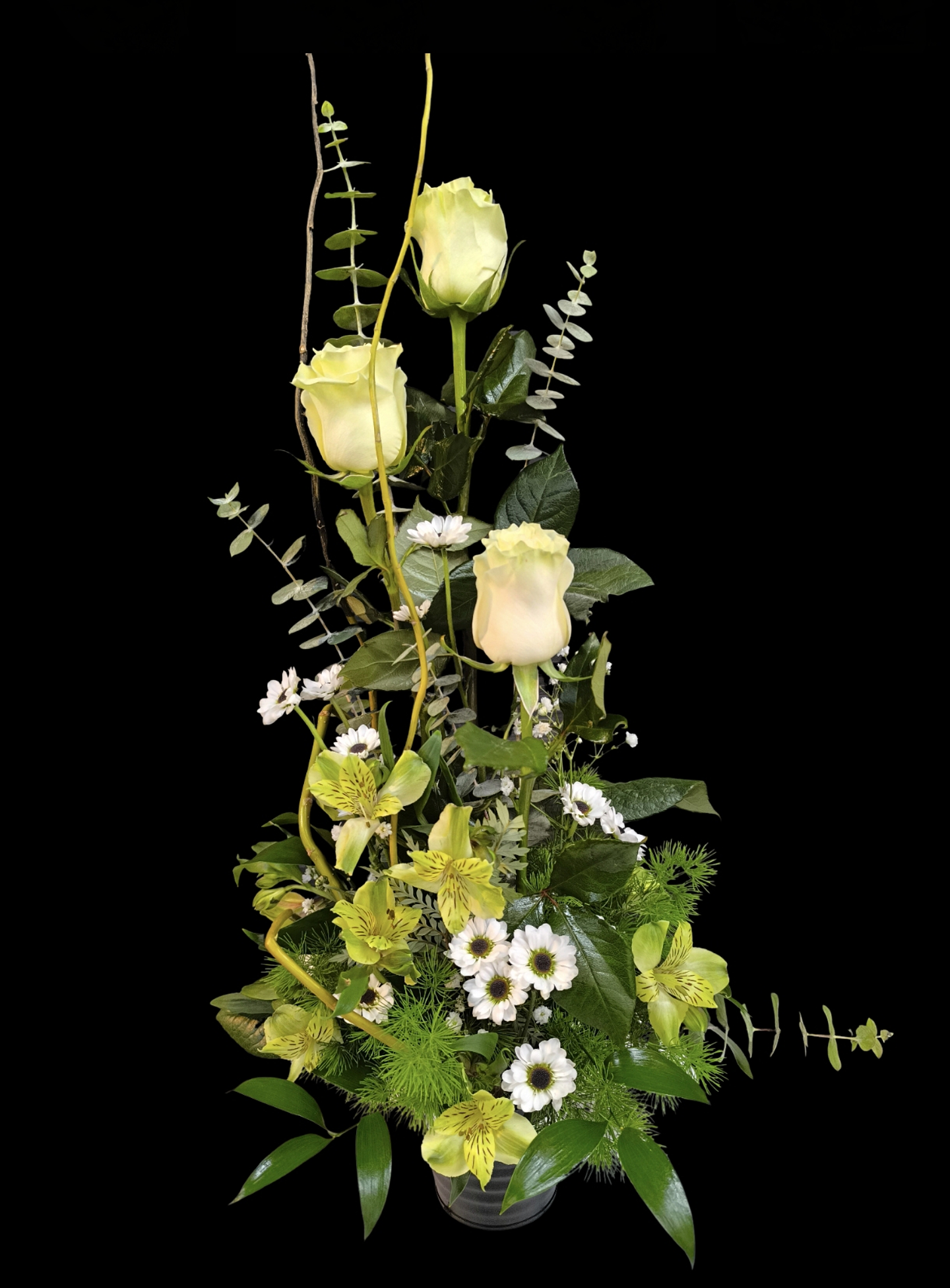 Vertical mini de rosas blancas y complementos  1