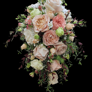 Ramo de novia en cascada de rosas pastel