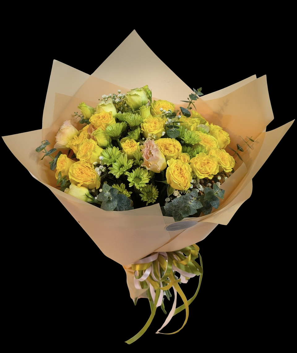 Ramo de minirosas y flores de selección  1