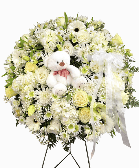 Corona blanca con osito de peluche