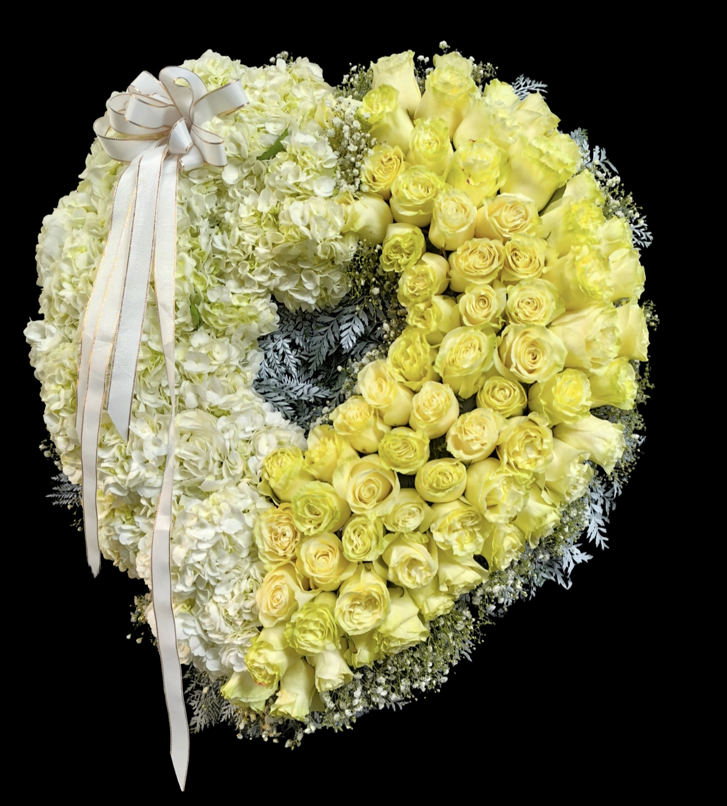 Gran corazón de Rosas y hortensias blancas  1