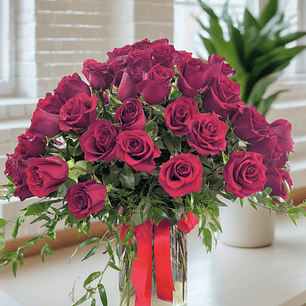 100 rosas en florero 