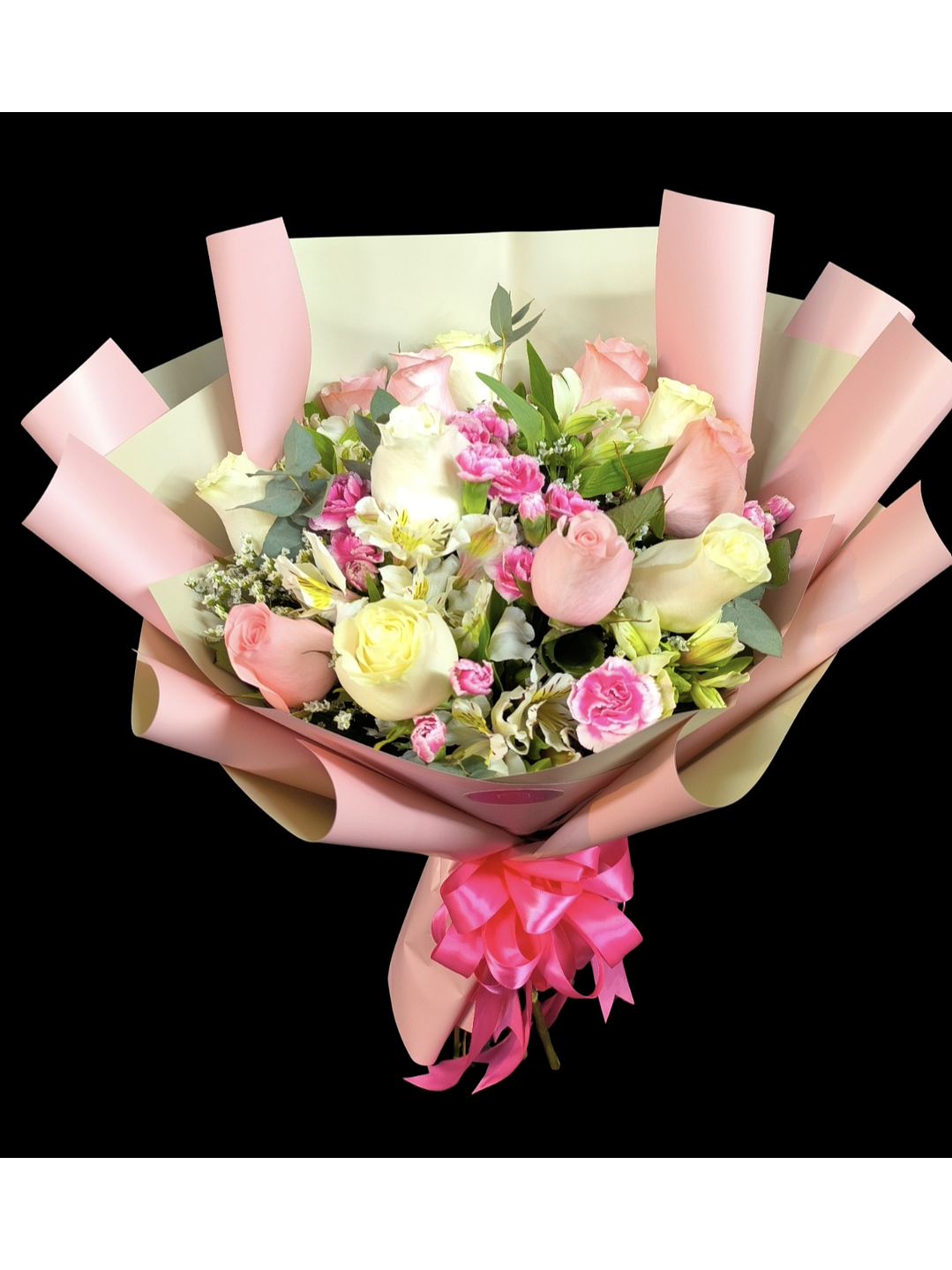 Ramo de 12 rosas blancas y rosadas y flores de complemento  2