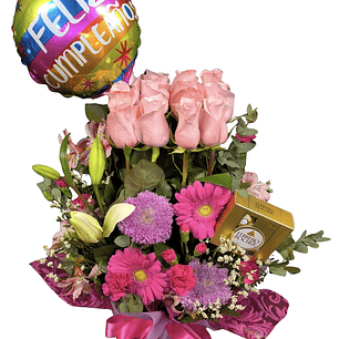 Maceta de 12 rosas rosadas, globo y bombones 