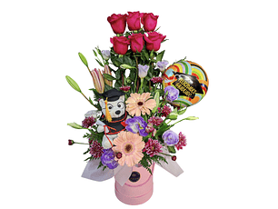 Box paralelo de rosas, oso y globo 