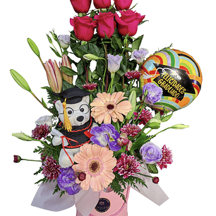 Box paralelo de rosas, oso y globo 