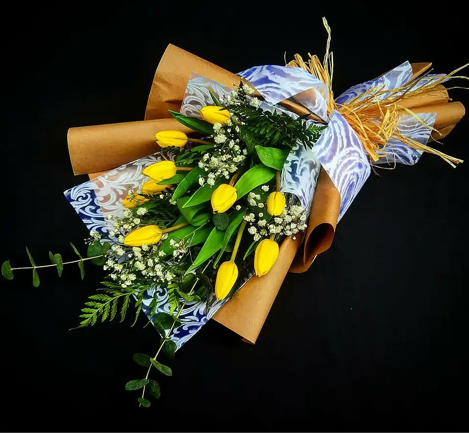 Ramo de 10 tulipanes 2