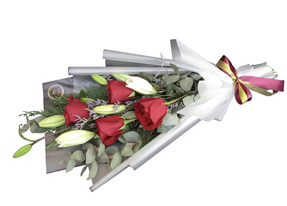 Ramo de rosas rojas y liliums  1
