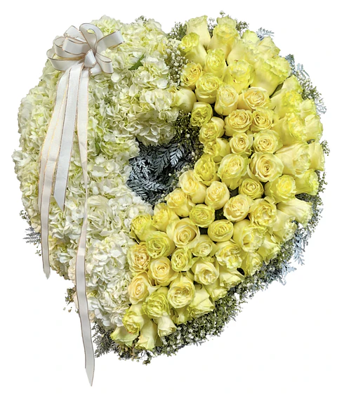 Gran corazón de Rosas y hortensias blancas 