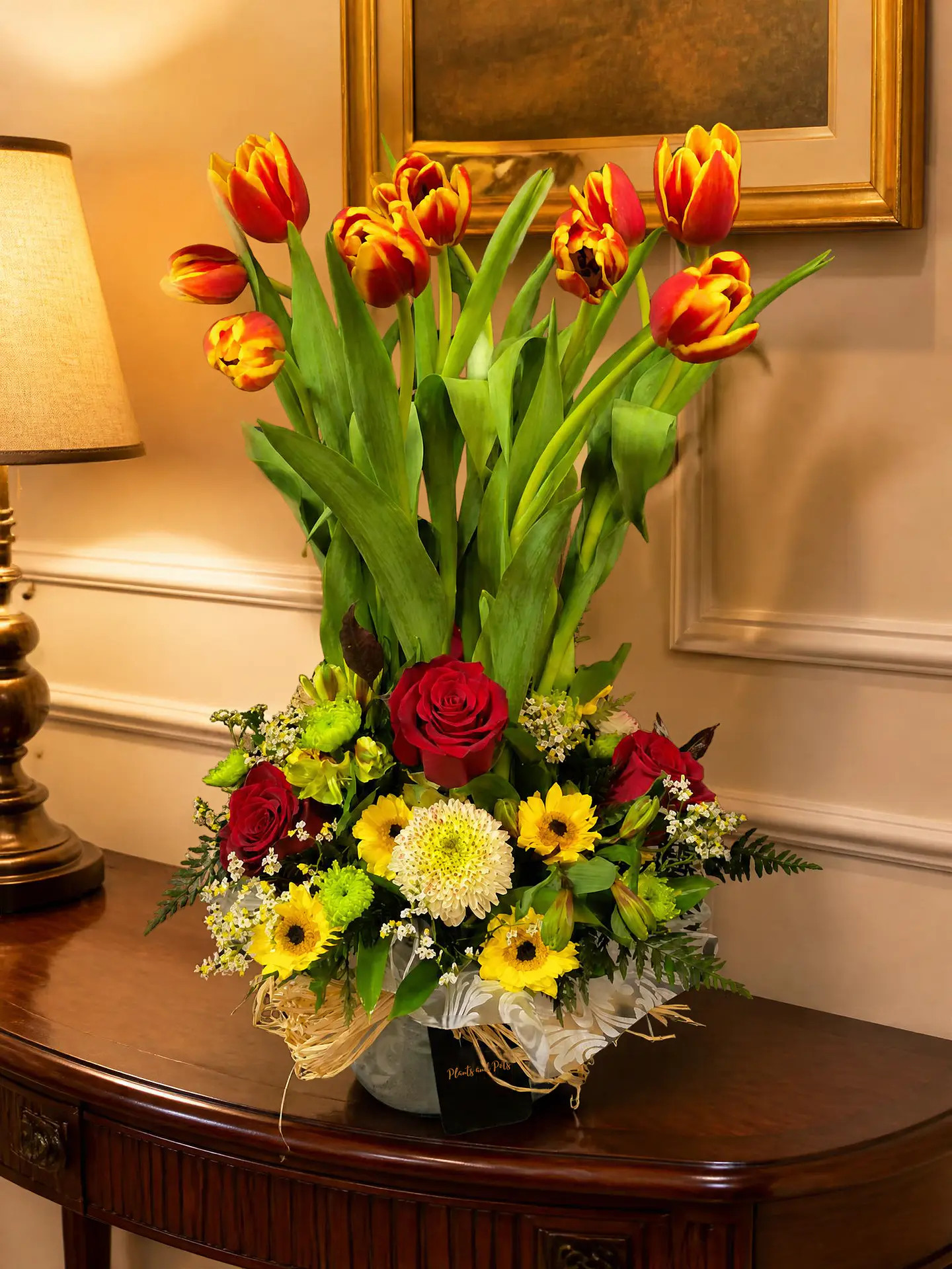 Pecera de tulipanes anaranjados y rosas  2