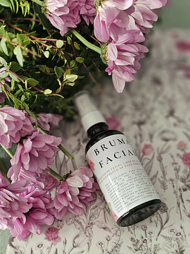 Bruma facial con rosa damascena y geranio