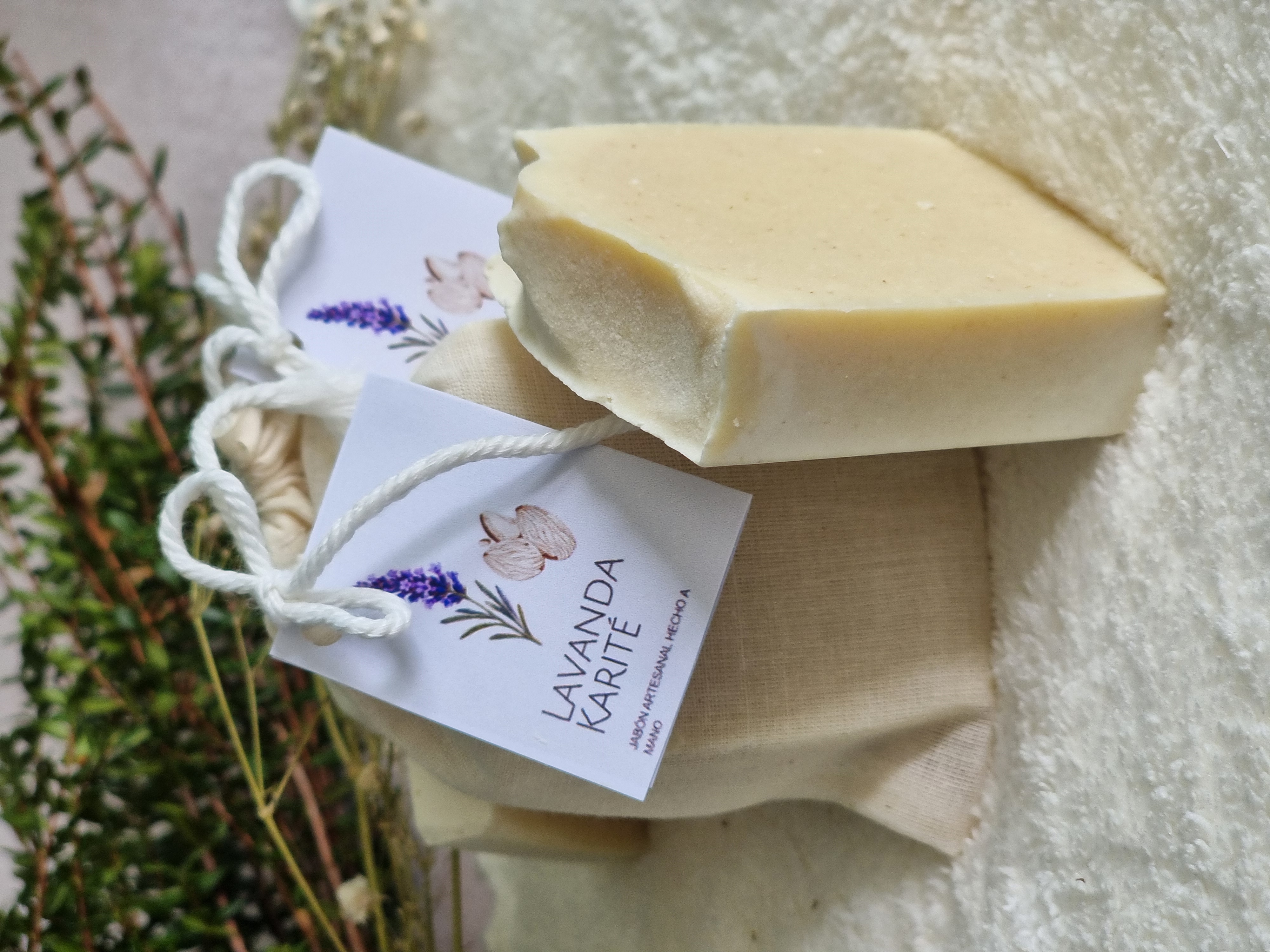 Jabón manteca de karité lavanda y avena