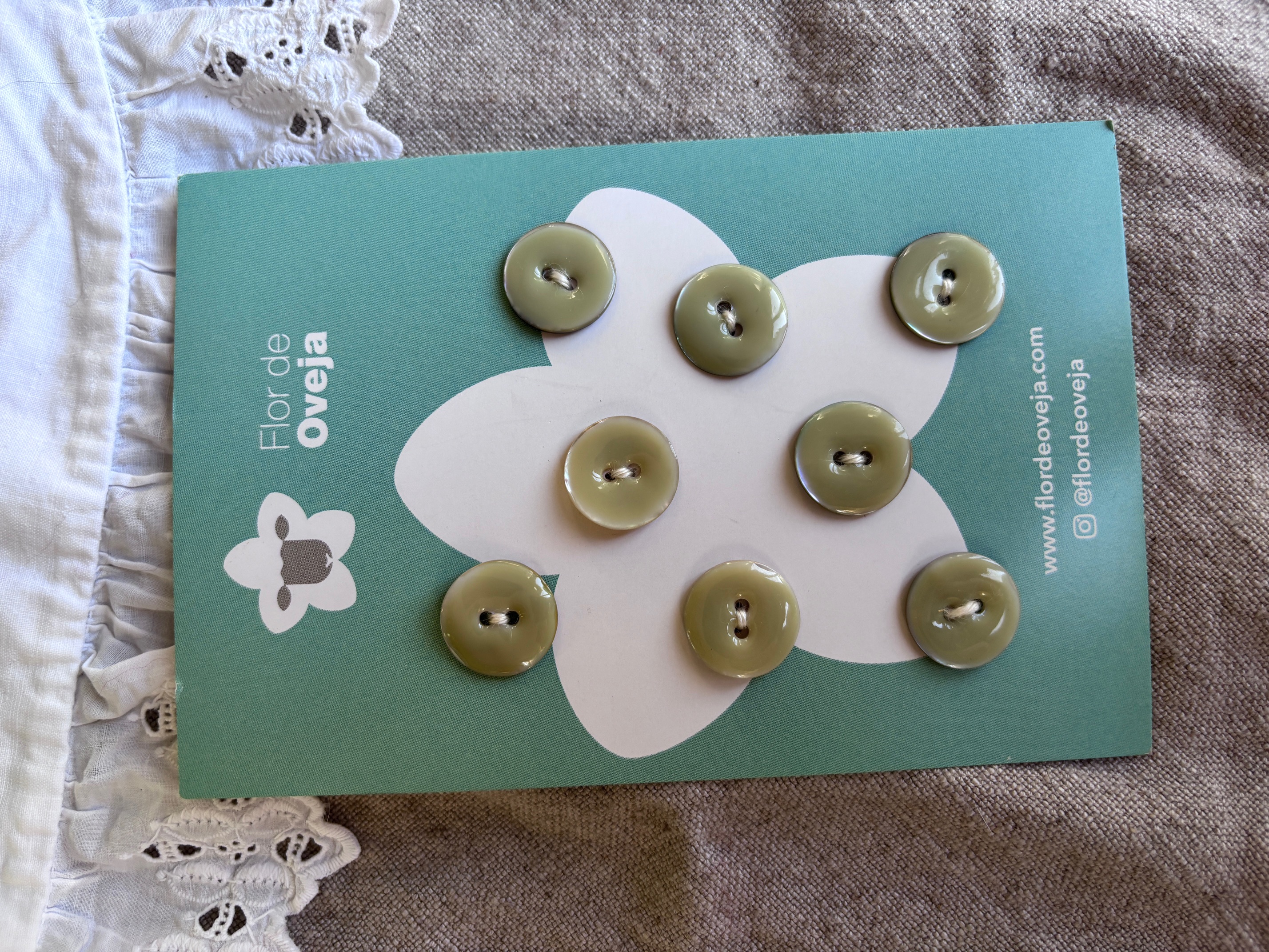 Set de 8 botones de 17 mm de nácar con cerámica