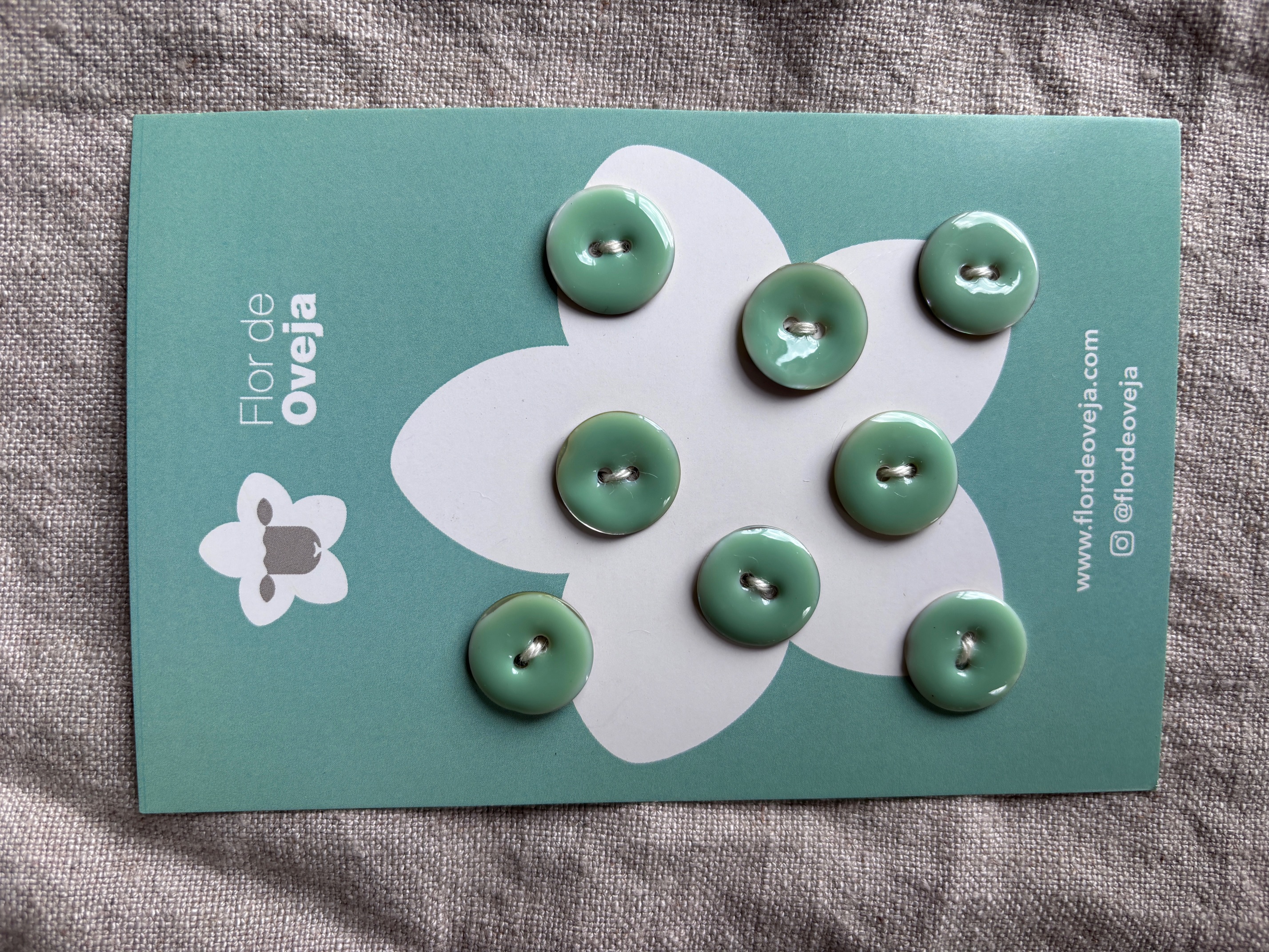 Set de 8 botones 18 mm de cerámica verde menta