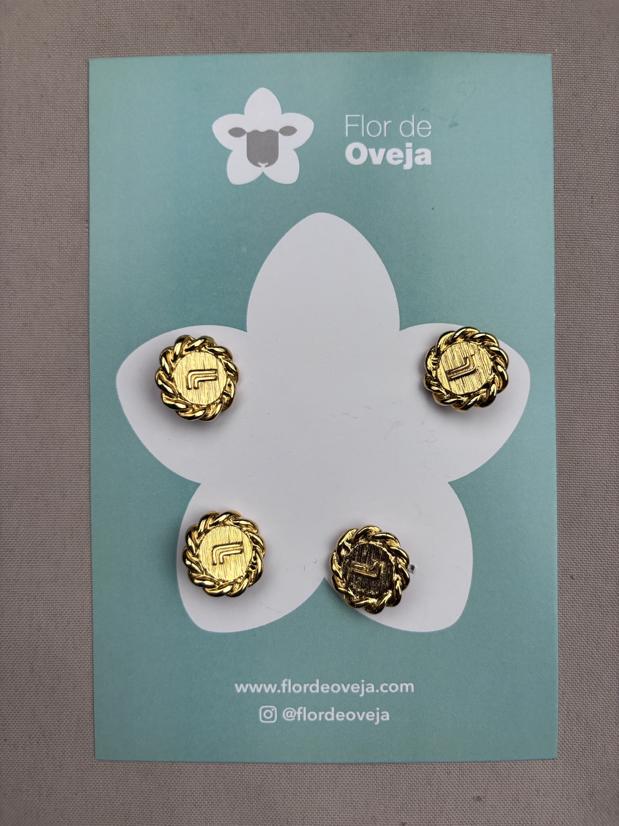 Set de 4 botones metal dorado de 17 mm